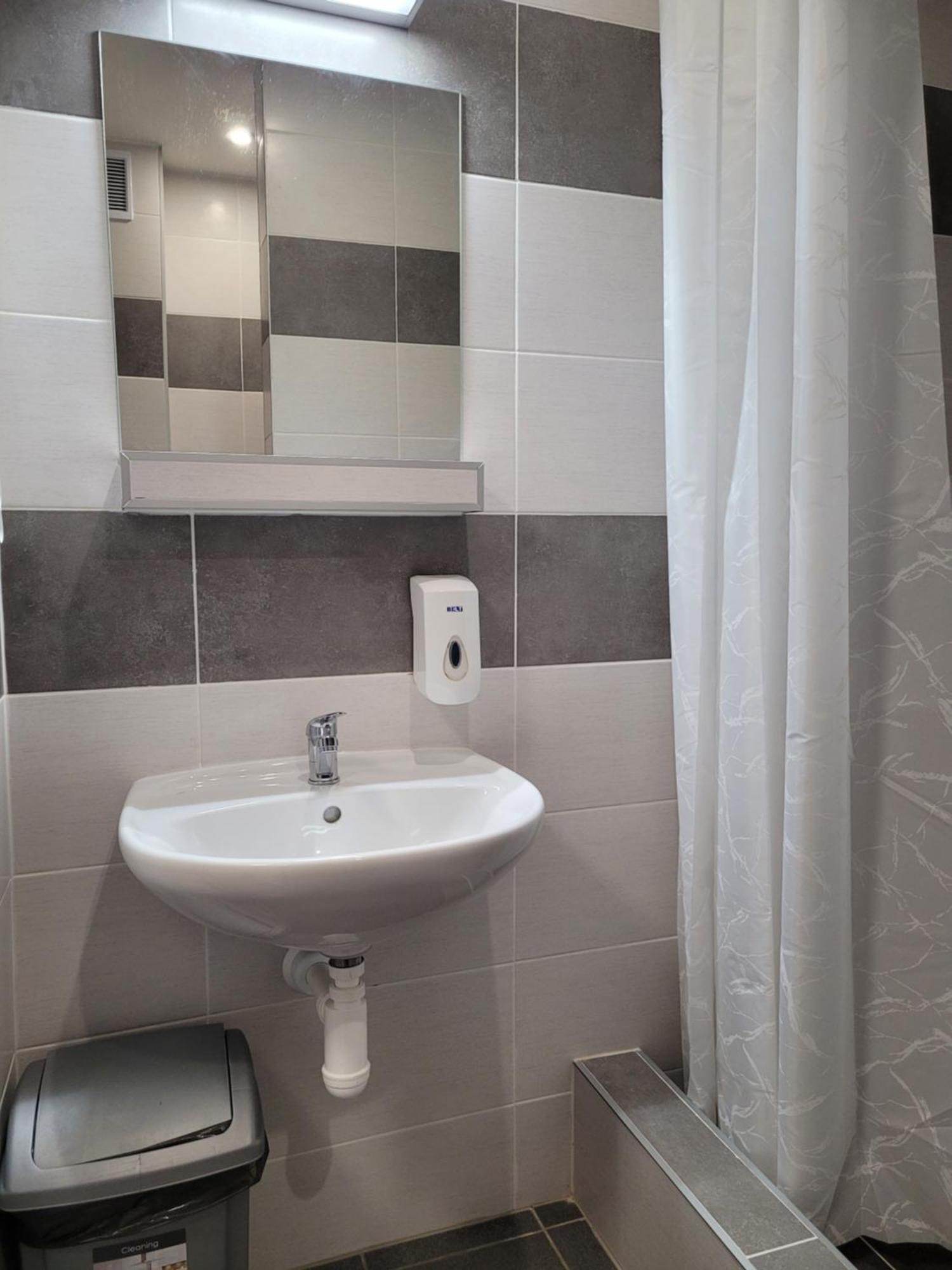 Studentsky Domov B31 Hotel Prešov Eksteriør billede
