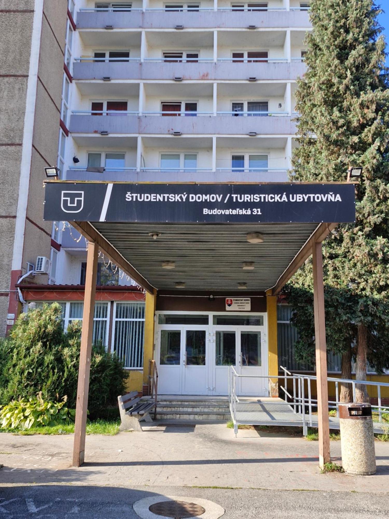 Studentsky Domov B31 Hotel Prešov Eksteriør billede