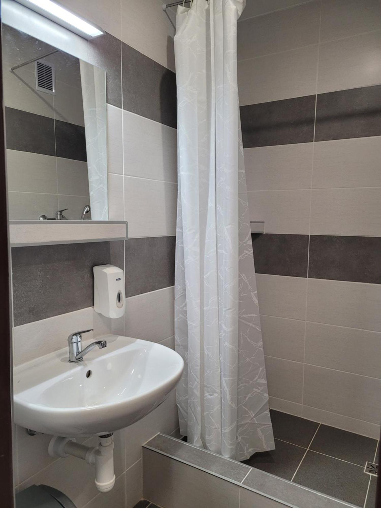 Studentsky Domov B31 Hotel Prešov Eksteriør billede